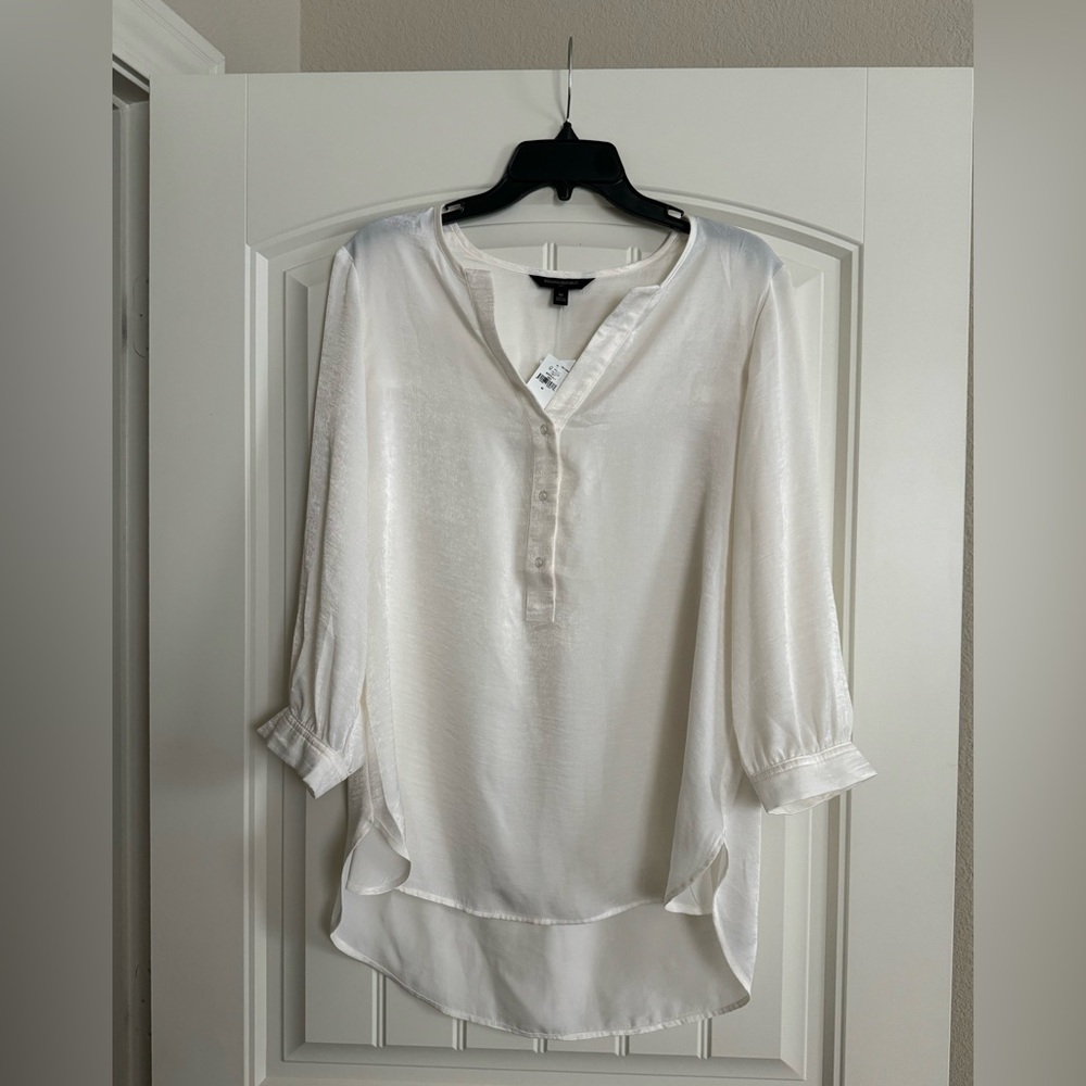 NWT Banana Republic - white with shimmer 3/4 sleeve blouse - size medium